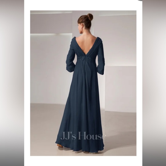 Navy Blue Mother’s Wedding Dress - Picture 10 of 10